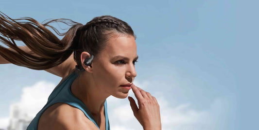 Qu'est-ce qu'un casque à oreille ouverte ? Guide de l'écoute ambiante