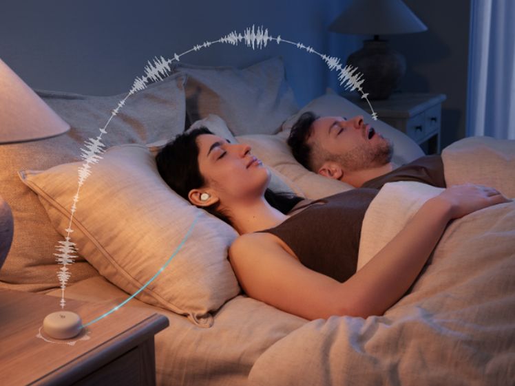 Femme portant écouteurs dormir