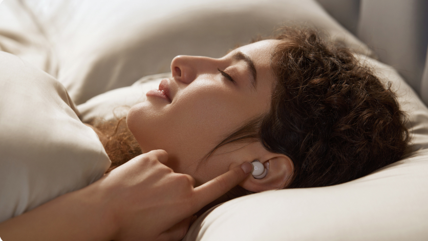 la femme dors mieux avec soundcore Sleep A20